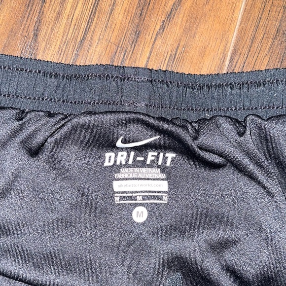 Nike fry tempo shorts - Picture 4 of 4